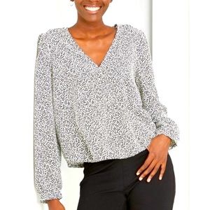 A new day black and white blouse